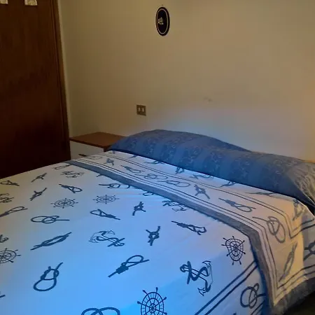 Fegina 5 Bedrooms Apartamento