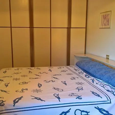 Fegina 5 Bedrooms