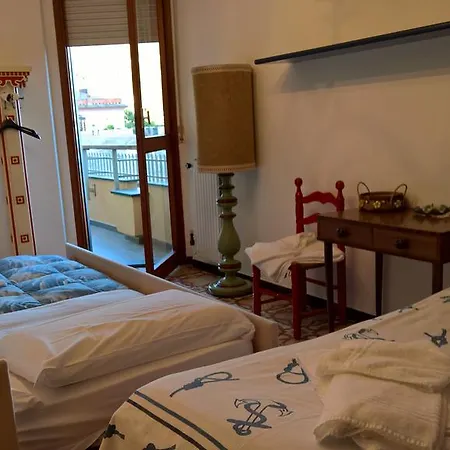 Fegina 5 Bedrooms Apartamento *