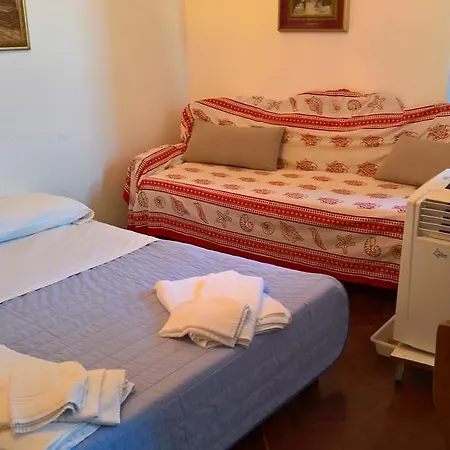 Fegina 5 Bedrooms Apartamento *