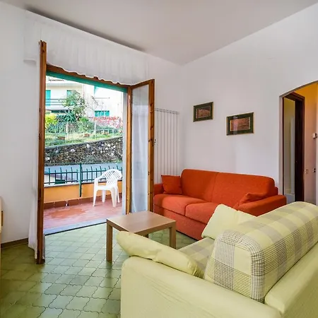 Fegina 5 Bedrooms *