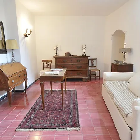 Fegina 5 Bedrooms *